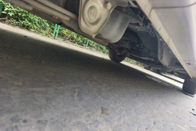 Used Wuling Hongguang V 2022 1.5L Jingqu Edition Electric-Assist LAR Chassis Rear Right