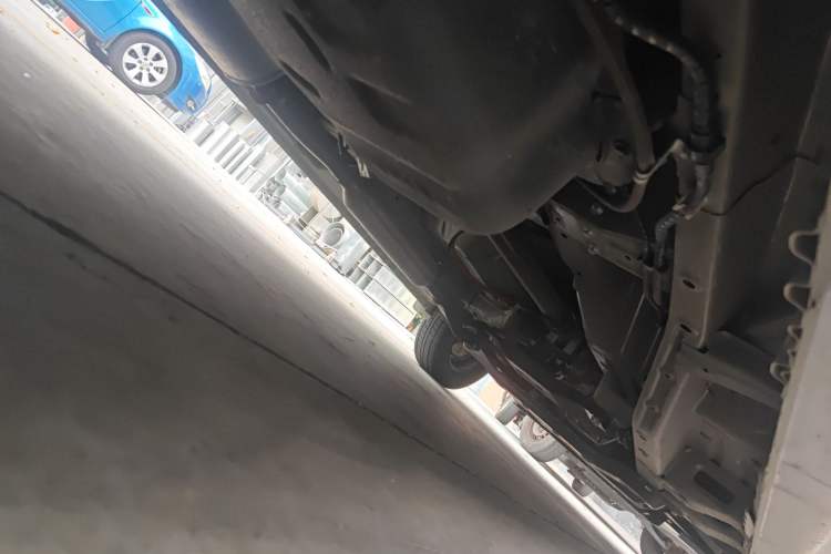Used Wuling Hongguang V 2022 1.5L Jingqu Edition Electric-Assist LAR Chassis Rear Right