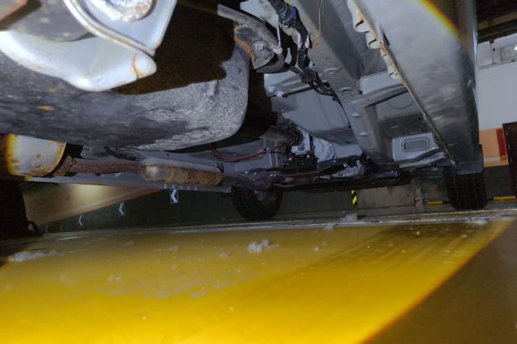 Used Wuling Hongguang V 2022 1.5L Jingqu Version Hydraulic Power Steering LAR Chassis Rear Right