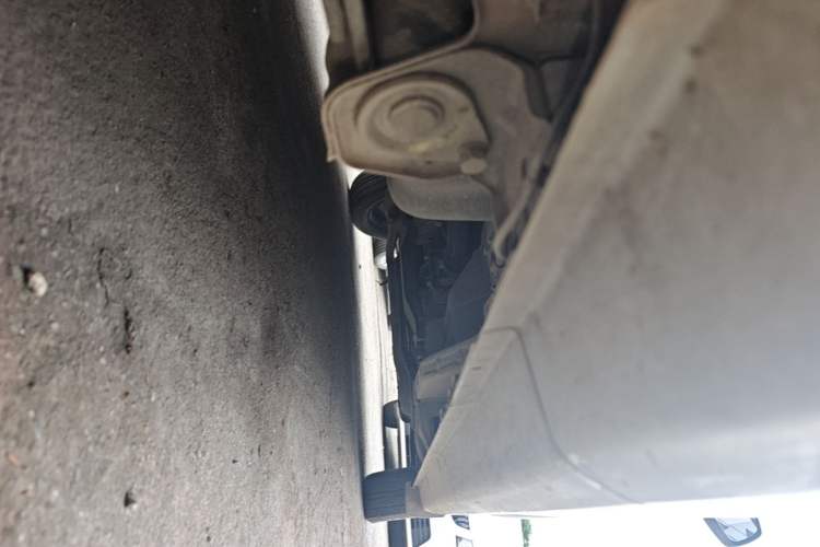 Used Wuling Hongguang V 2022 1.5L Jingqu Edition Electric-Assist LAR Chassis Rear Right