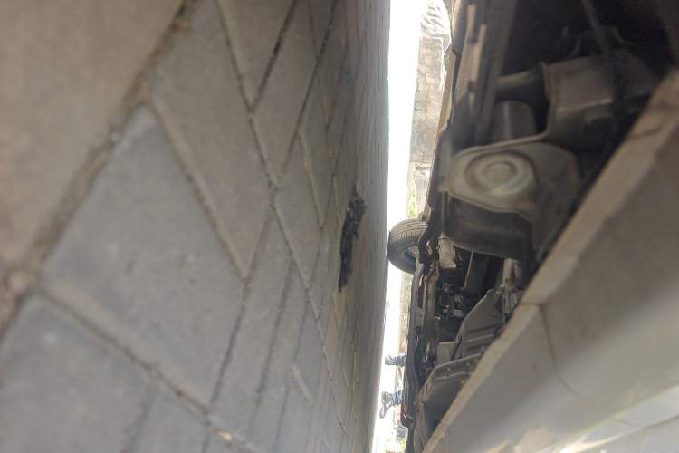 Used Wuling Hongguang V 2022 1.5L Jingqu Version Hydraulic Power Steering LAR Chassis Rear Right