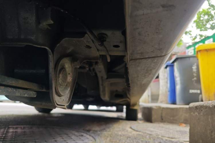Used Wuling Hongguang V 2022 1.5L Jingqu Version Hydraulic Power Steering LAR Chassis Rear Right