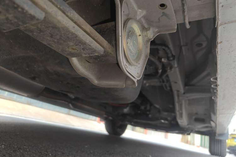 Used Wuling Hongguang V 2022 1.5L Jingqu Edition Electric-Assist LAR Chassis Rear Right