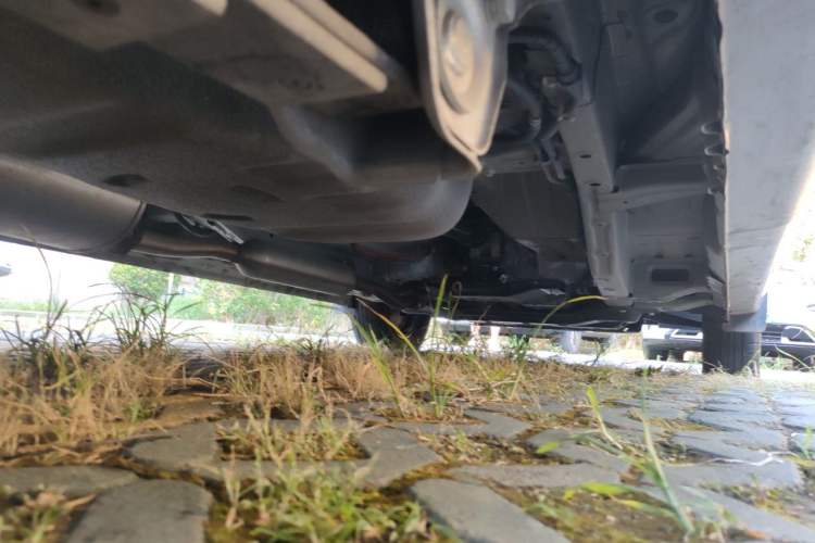 Used Wuling Hongguang V 2022 1.5L Jingqu Edition Electric-Assist LAR Chassis Rear Right