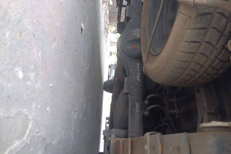 Used Wuling Hongguang V 2022 1.5L Jingqu Edition Enclosed-Window Vehicle with Hydraulic Power Steering LAR Chassis Rear Right