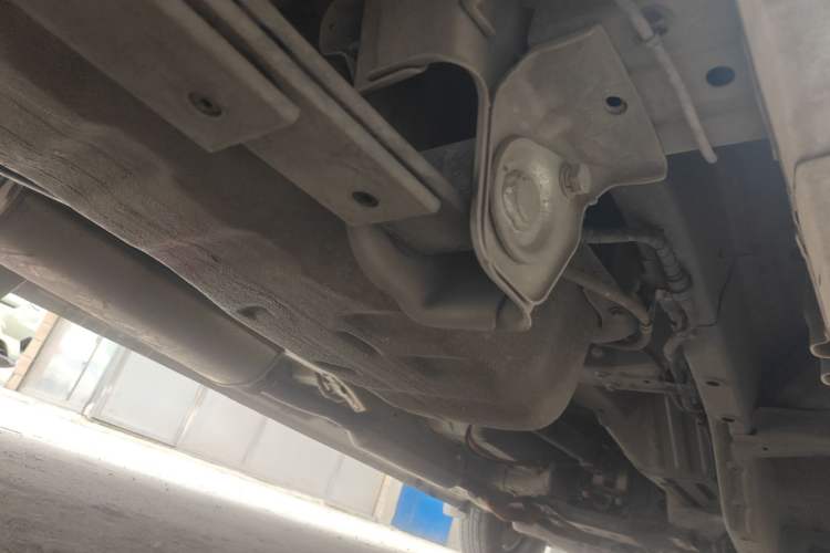 Used Wuling Hongguang V 2022 1.5L Jingqu Edition Electric-Assist LAR Chassis Rear Right