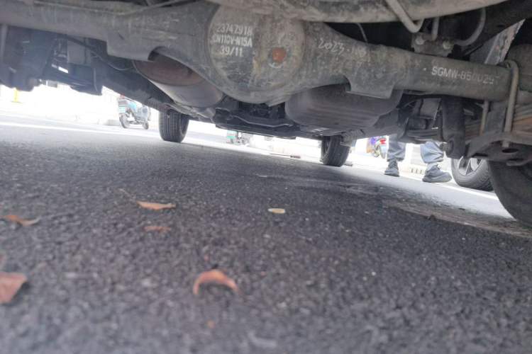 Used Wuling Hongguang V 2022 1.5L Jingqu Version Hydraulic Power Steering LAR Chassis Rear
