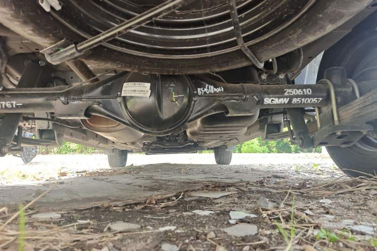 Used Wuling Hongguang V 2022 1.5L Jingqu Edition Electric-Assist LAR Chassis Rear