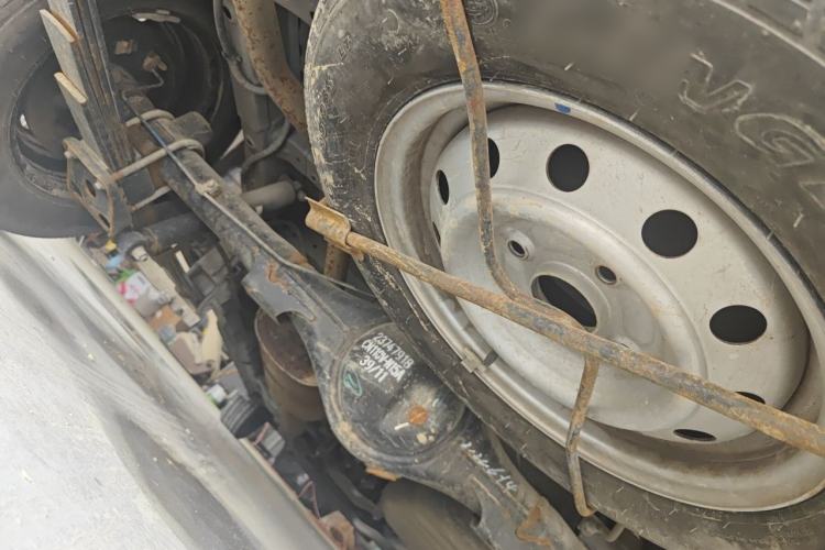 Used Wuling Hongguang V 2022 1.5L Jingqu Version Hydraulic Power Steering LAR Chassis Rear