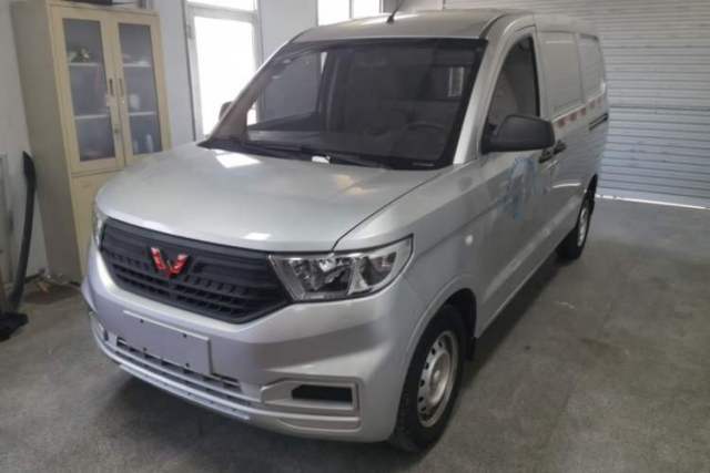 Used Wuling Hongguang V 2022 1.5L Jingqu Edition Enclosed-Window Vehicle with Hydraulic Power Steering LAR