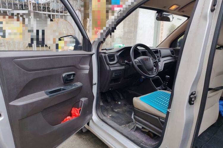 Used Wuling Hongguang V 2022 1.5L Jingqu Version Hydraulic Power Steering LAR Driver Seat