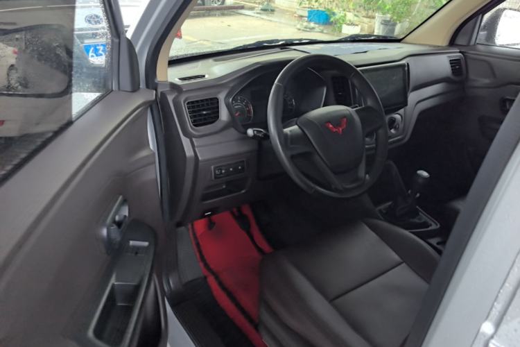 Used Wuling Hongguang V 2022 1.5L Jingqu Edition Electric-Assist LAR Driver Seat