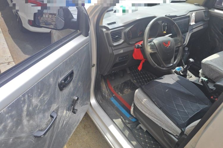 Used Wuling Hongguang V 2022 1.5L Jingqu Version Hydraulic Power Steering LAR Driver Seat