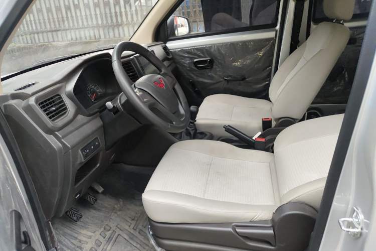 Used Wuling Hongguang V 2022 1.5L Jingqu Edition Electric-Assist LAR Driver Seat