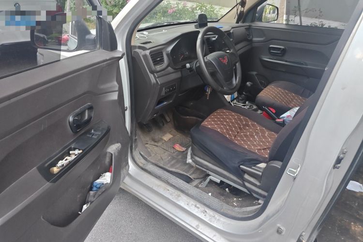 Used Wuling Hongguang V 2022 1.5L Jingqu Version Hydraulic Power Steering LAR Driver Seat