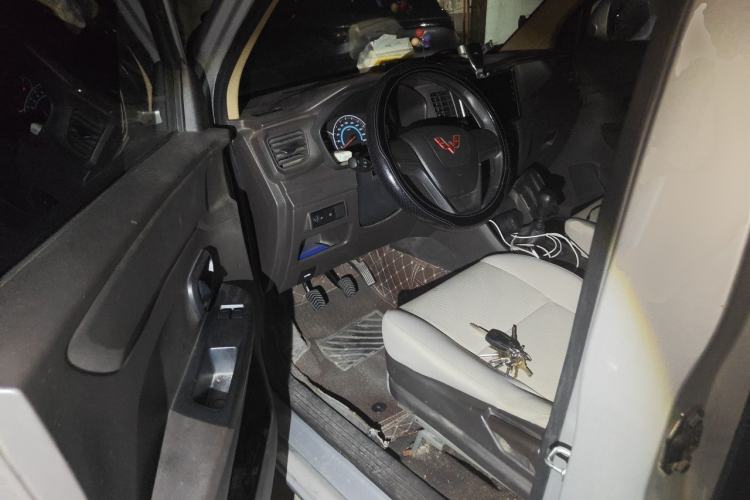Used Wuling Hongguang V 2022 1.5L Enjoy Edition Electric-Powered LAR Driver Seat