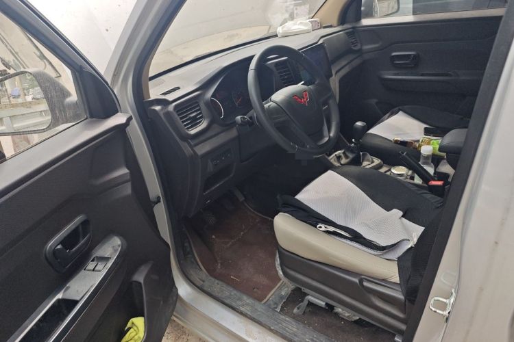 Used Wuling Hongguang V 2022 1.5L Jingqu Edition Electric-Assist LAR Driver Seat