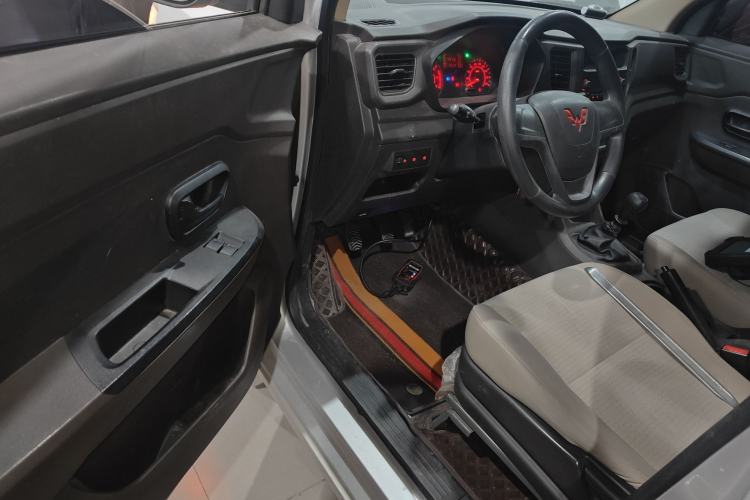 Used Wuling Hongguang V 2022 1.5L Jingqu Version Hydraulic Power Steering LAR Driver Seat