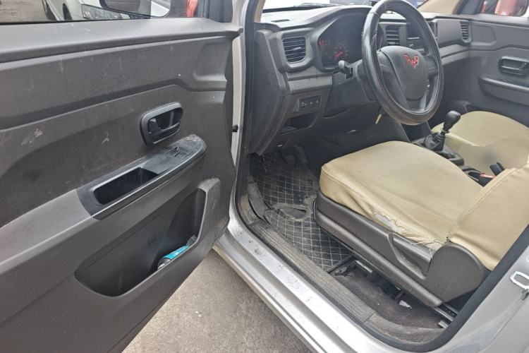 Used Wuling Hongguang V 2022 1.5L Jingqu Edition Electric-Assist LAR Driver Seat