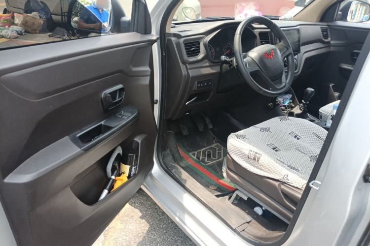 Used Wuling Hongguang V 2022 1.5L Jingqu Edition Electric-Assist LAR Driver Seat