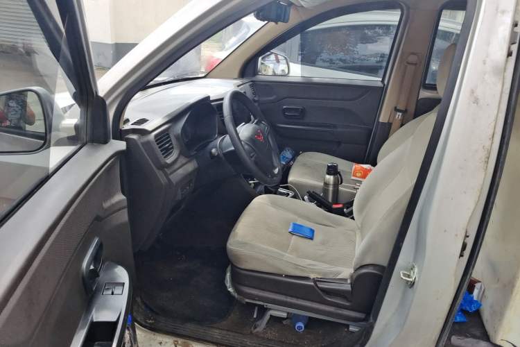 Used Wuling Hongguang V 2022 1.5L Enjoy Edition Hydraulic Power Steering LAR Driver Seat