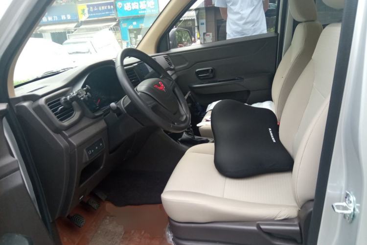 Used Wuling Hongguang V 2022 1.5L Jingqu Edition Electric-Assist LAR Driver Seat