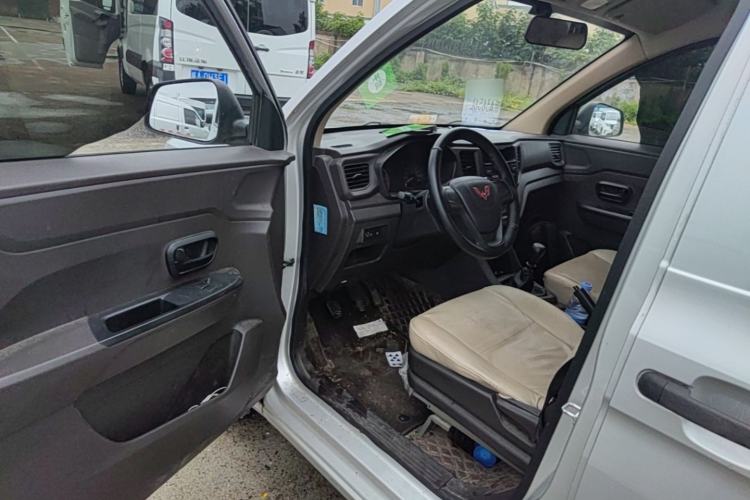 Used Wuling Hongguang V 2022 1.5L Jingqu Edition Electric-Assist LAR Driver Seat
