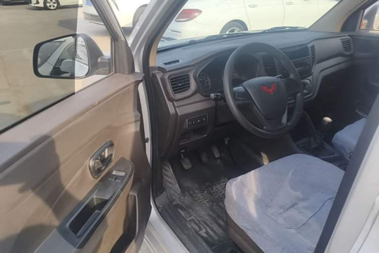 Used Wuling Hongguang V 2022 1.5L Jingqu Edition Electric-Assist LAR Driver Seat