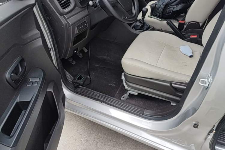 Used Wuling Hongguang V 2022 1.5L Enjoy Edition Electric-Powered LAR Driver Seat