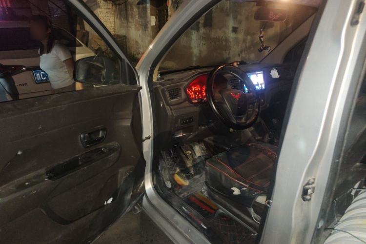 Used Wuling Hongguang V 2022 1.5L Jingqu Edition Electric-Assist LAR Driver Seat