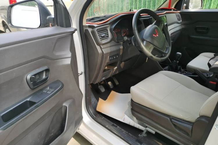 Used Wuling Hongguang V 2022 1.5L Jingqu Version Hydraulic Power Steering LAR Driver Seat