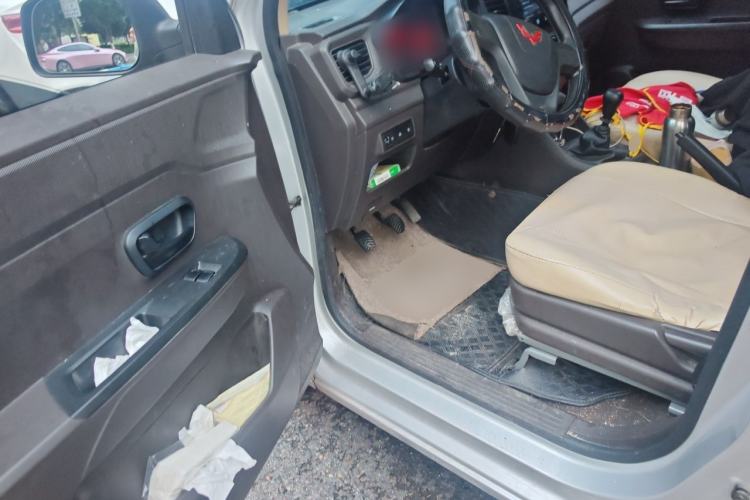 Used Wuling Hongguang V 2022 1.5L Jingqu Edition Electric-Assist LAR Driver Seat