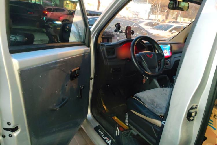 Used Wuling Hongguang V 2022 1.5L Jingqu Version Hydraulic Power Steering LAR Driver Seat