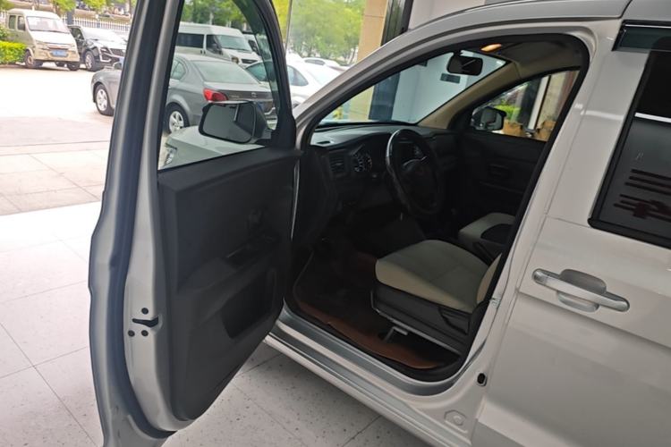 Used Wuling Hongguang V 2022 1.5L Enjoy Edition Electric-Powered LAR Driver Seat