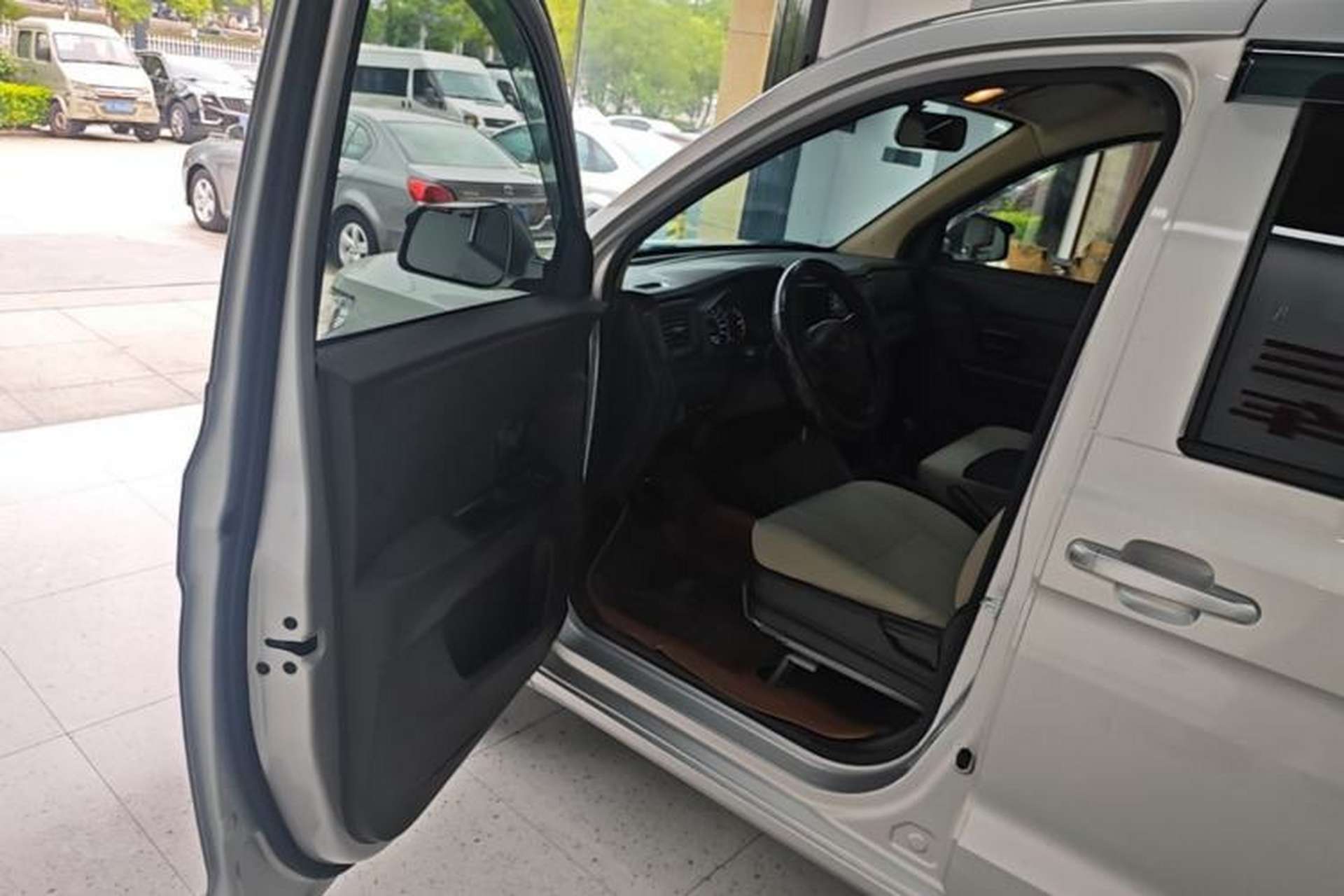 Used Wuling Hongguang V 2022 1.5L Enjoy Edition Electric-Powered LAR Driver Seat