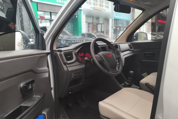 Used Wuling Hongguang V 2022 1.5L Jingqu Edition Electric-Assist LAR Driver Seat