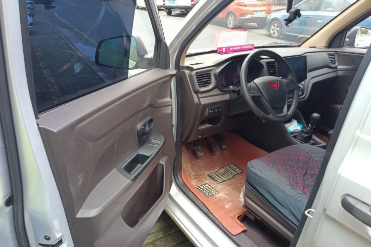 Used Wuling Hongguang V 2022 1.5L Jingqu Edition Electric-Assist LAR Driver Seat