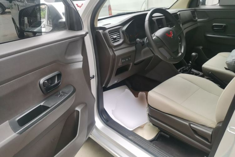 Used Wuling Hongguang V 2022 1.5L Jingqu Edition Electric-Assist LAR Driver Seat