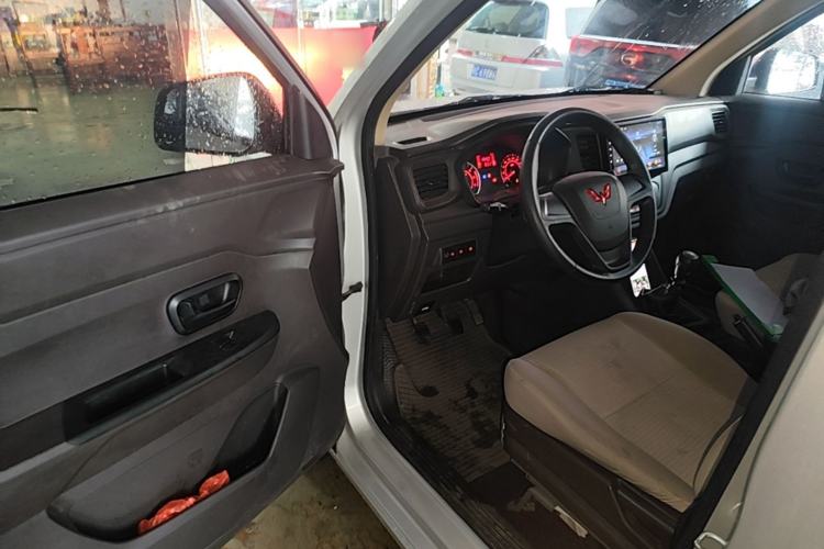 Used Wuling Hongguang V 2022 1.5L Jingqu Version Hydraulic Power Steering LAR Driver Seat