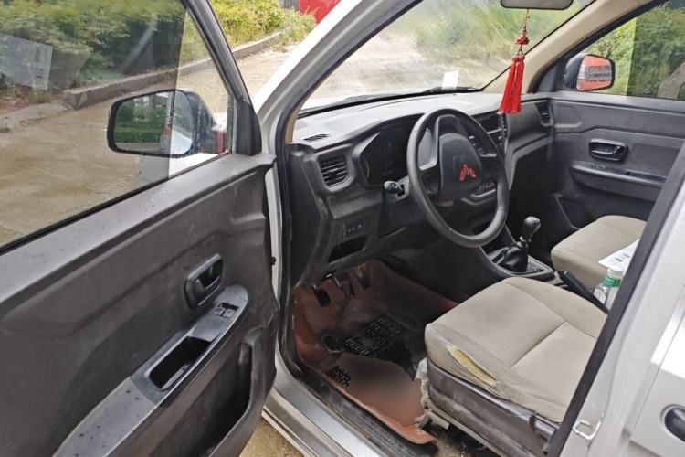 Used Wuling Hongguang V 2022 1.5L Jingqu Edition Enclosed-Window Vehicle with Electric Power Steering LAR Driver Seat