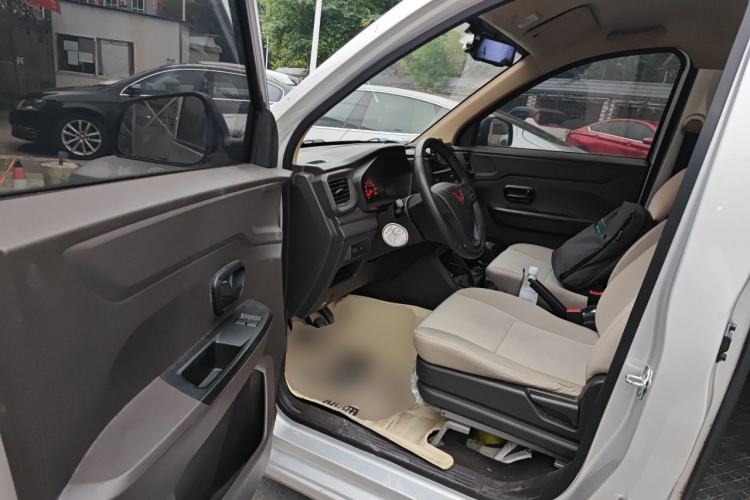 Used Wuling Hongguang V 2022 1.5L Jingqu Edition Electric-Assist LAR Driver Seat