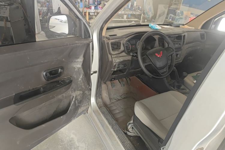 Used Wuling Hongguang V 2022 1.5L Jingqu Version Hydraulic Power Steering LAR Driver Seat