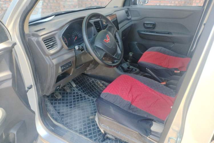 Used Wuling Hongguang V 2022 1.5L Enjoy Edition Electric-Powered LAR Driver Seat