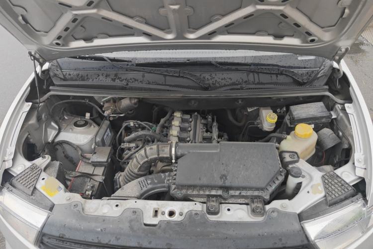 Used Wuling Hongguang V 2022 1.5L Jingqu Edition Electric-Assist LAR Engine Bay