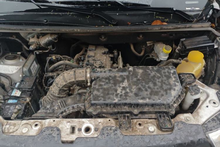 Used Wuling Hongguang V 2022 1.5L Jingqu Version Hydraulic Power Steering LAR Engine Bay