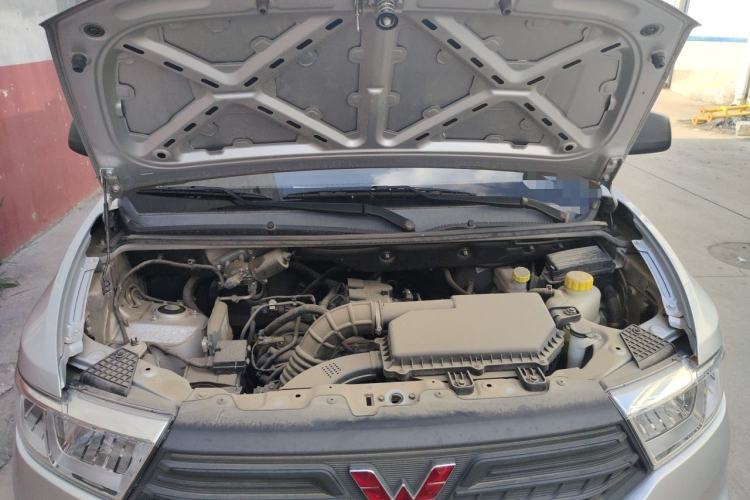 Used Wuling Hongguang V 2022 1.5L Jingqu Version Hydraulic Power Steering LAR Engine Bay