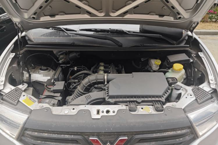 Used Wuling Hongguang V 2022 1.5L Jingqu Edition Electric-Assist LAR Engine Bay