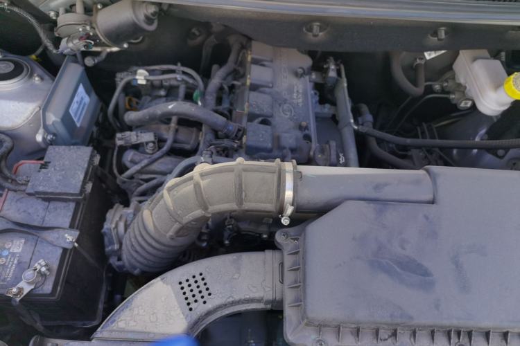 Used Wuling Hongguang V 2022 1.5L Jingqu Edition Electric-Assist LAR Engine Bay