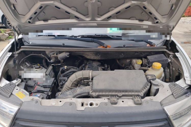 Used Wuling Hongguang V 2022 1.5L Jingqu Version Hydraulic Power Steering LAR Engine Bay