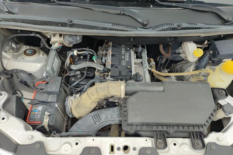 Used Wuling Hongguang V 2022 1.5L Jingqu Version Hydraulic Power Steering LAR Engine Bay